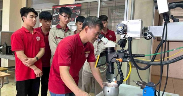 Đỗ đại học vẫn chọn học nghề - Quỳnh Chi - laodong.vn